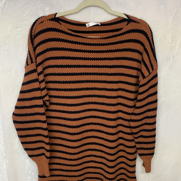 Women’s Striped Sweater Size Medium - Picture 2 of 8